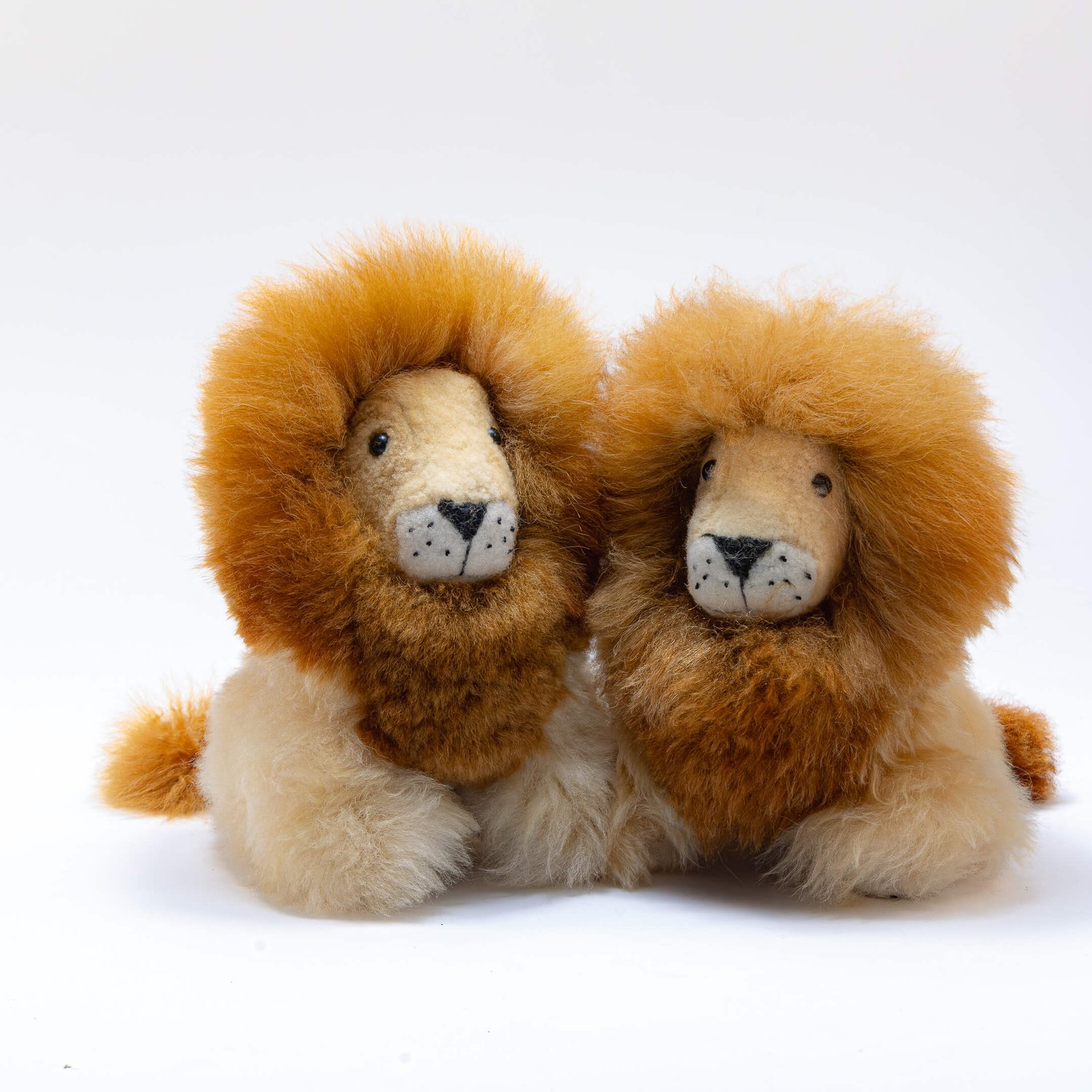 Alpaca Seated Lion - 3 Pack - Image 2