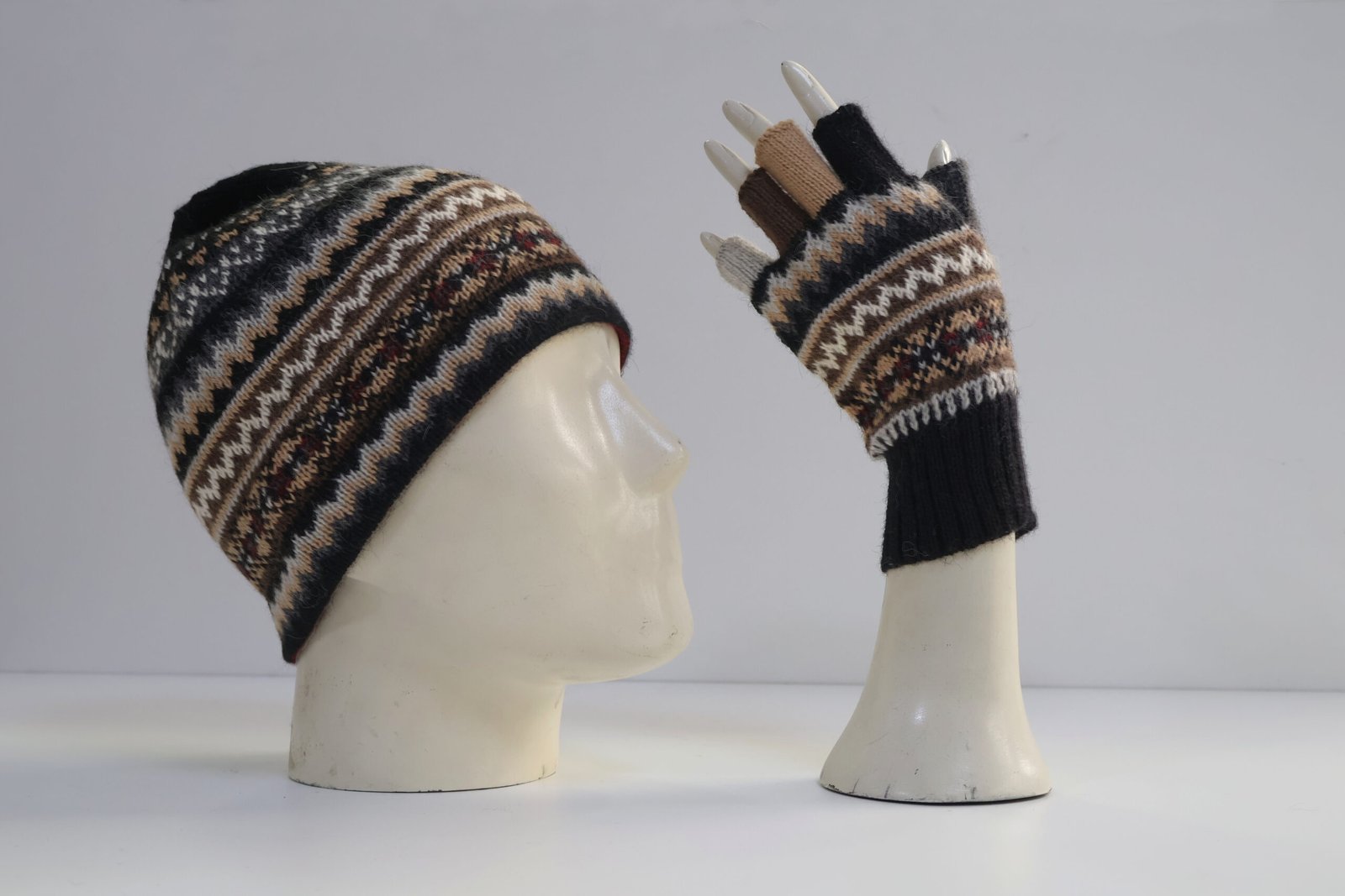 BABY ALPACA HAT/FINGERLESS WITH DESIGN SET- 3PACK - Image 2