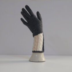 solid-gloves-with-braids-au